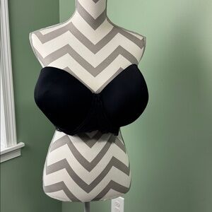 Torrid curve  black strapless bra 48DDD